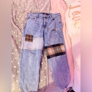 Trendy ripped asthetic jeans from HOLLISTER